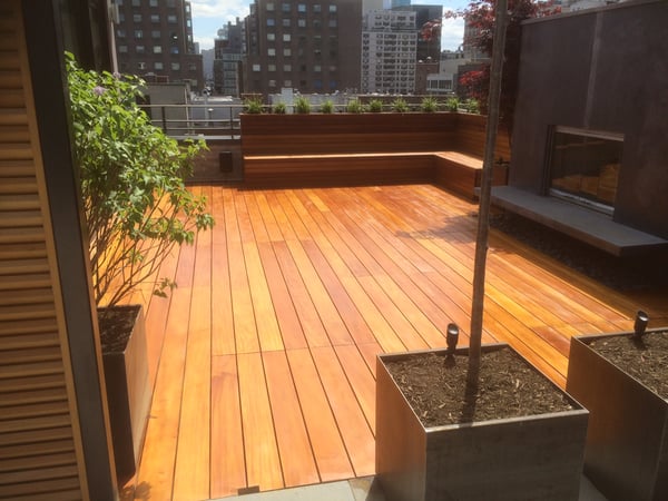 Garapa rooftop deck by the Organic Gardener