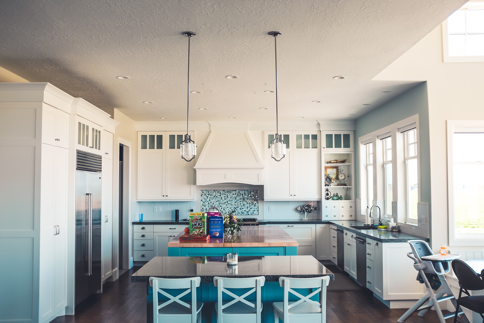 traditional kitchen turquoise